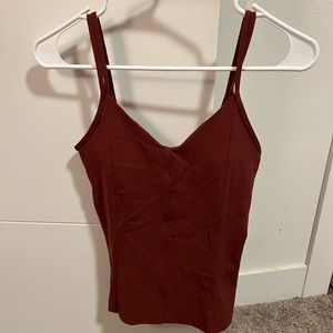 Women’s Lululemon workout tank w/ built in bra. Size : 6